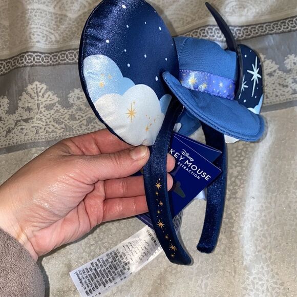 Mickey Mouse The Main Attraction- Peter Pan’s Flight Ears & Pin - Picture 2 of 6